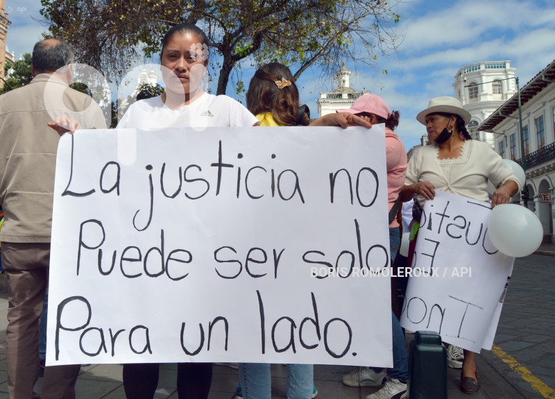 CUENCA-PLANTON-FAMILIARES JOVENES INTENTO DE ASESINATO