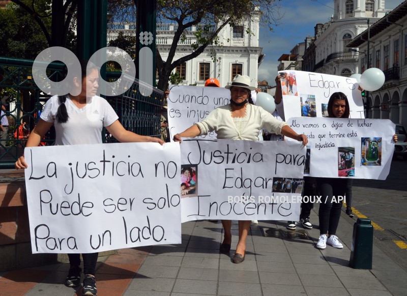 CUENCA-PLANTON-FAMILIARES JOVENES INTENTO DE ASESINATO