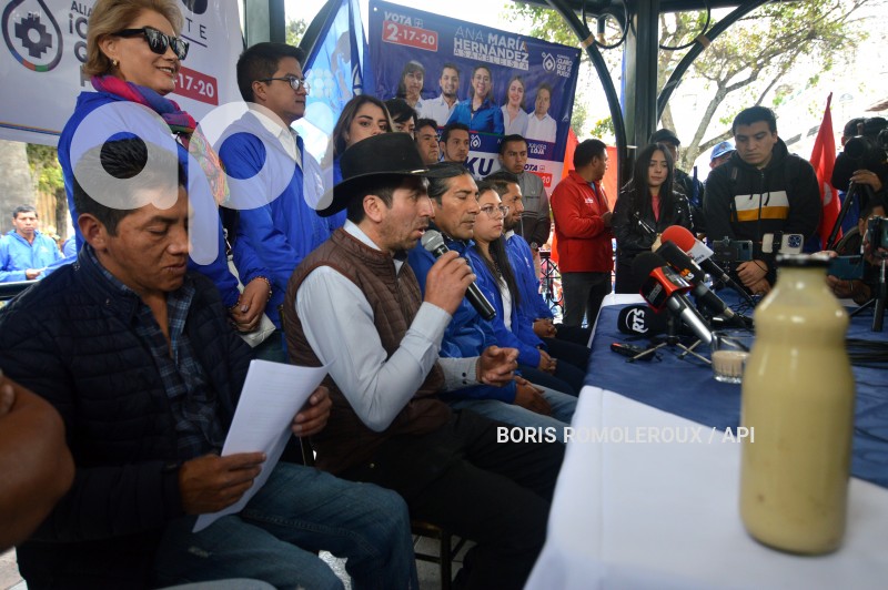 CUENCA-YAKU PEREZ FIRMA ACUERDO CON PRODUCTORES GANADEROS