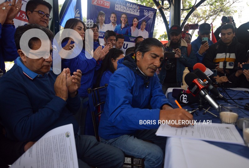 CUENCA-YAKU PEREZ FIRMA ACUERDO CON PRODUCTORES GANADEROS