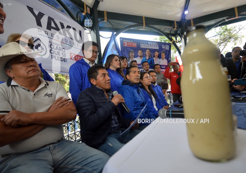 CUENCA-YAKU PEREZ FIRMA ACUERDO CON PRODUCTORES GANADEROS