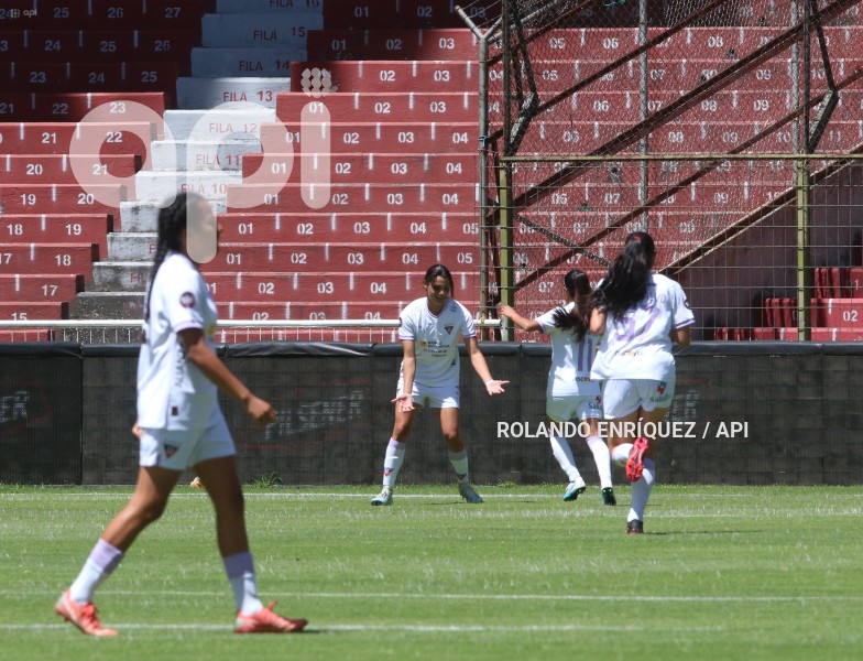 FBL-SUPERLIGA-FEMENINA-LDU-NANAS