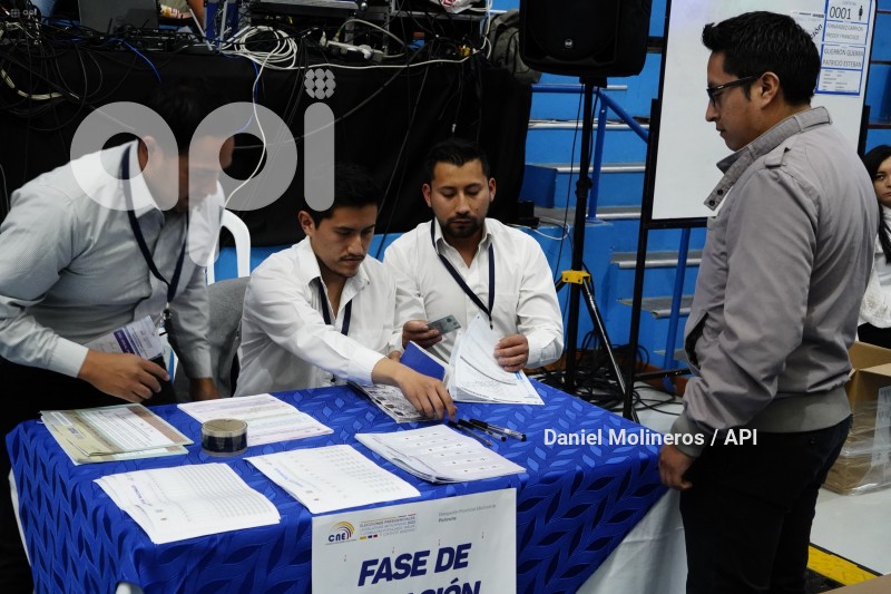 SIMULACRO-ELECCIONES-PRESIDENCIALES-UIO
