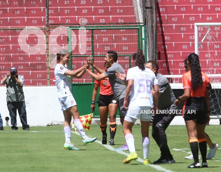 FBL-SUPERLIGA-FEMENINA-LDU-NANAS