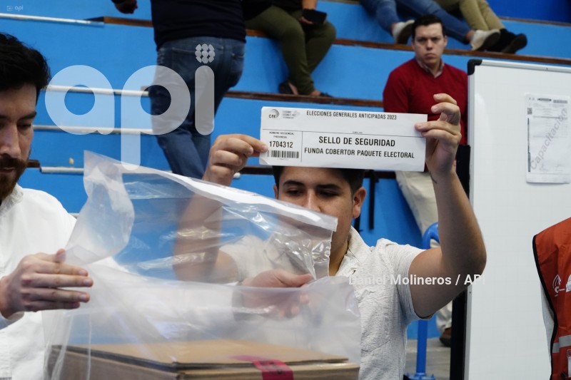 SIMULACRO-ELECCIONES-PRESIDENCIALES-UIO