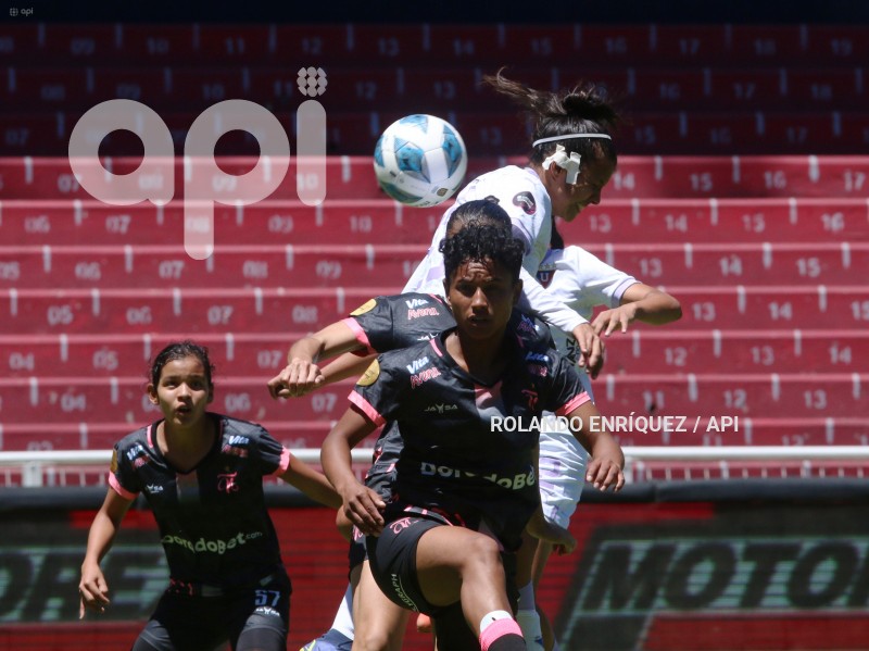 FBL-SUPERLIGA-FEMENINA-LDU-NANAS