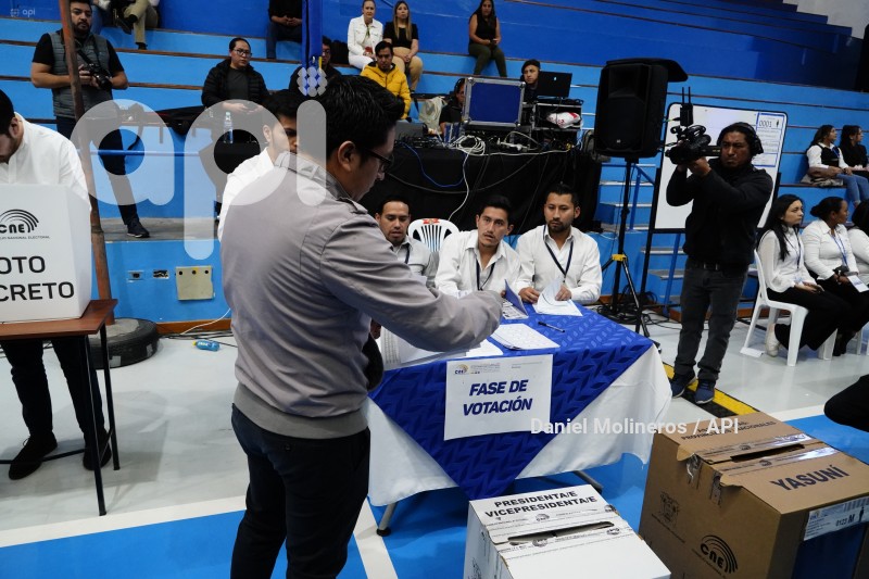 SIMULACRO-ELECCIONES-PRESIDENCIALES-UIO