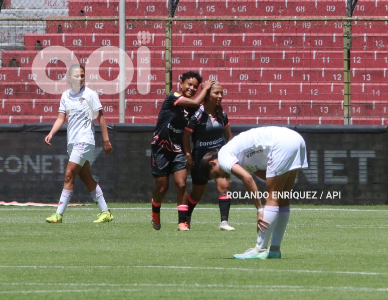 FBL-SUPERLIGA-FEMENINA-LDU-NANAS