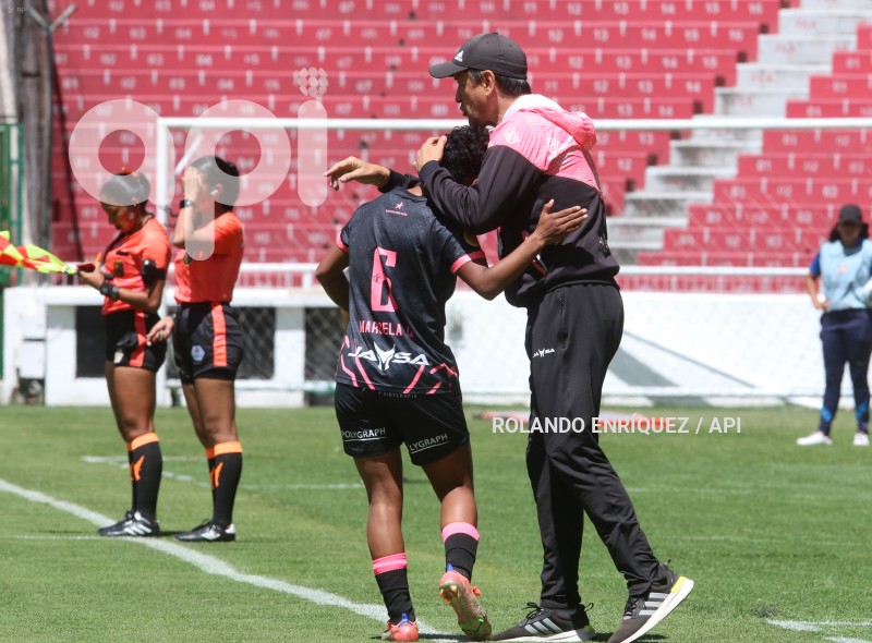 FBL-SUPERLIGA-FEMENINA-LDU-NANAS
