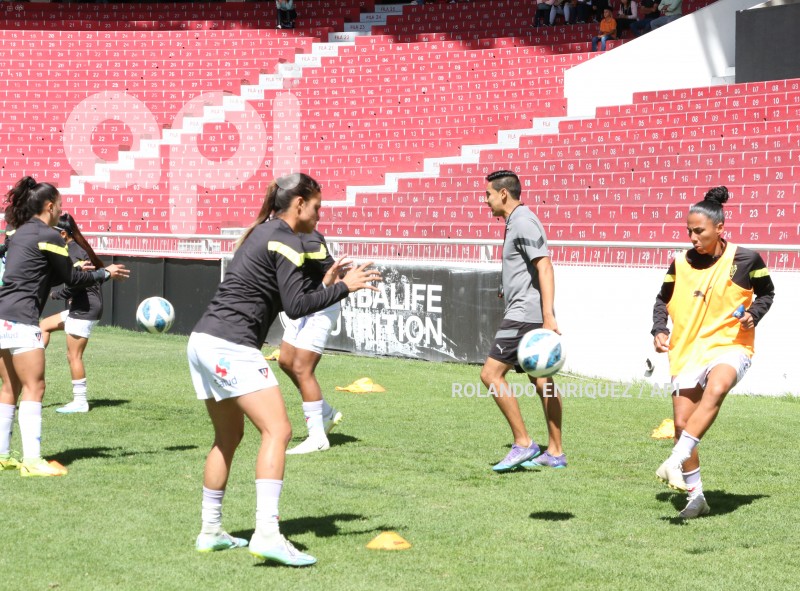 FBL-SUPERLIGA-FEMENINA-LDU-NANAS