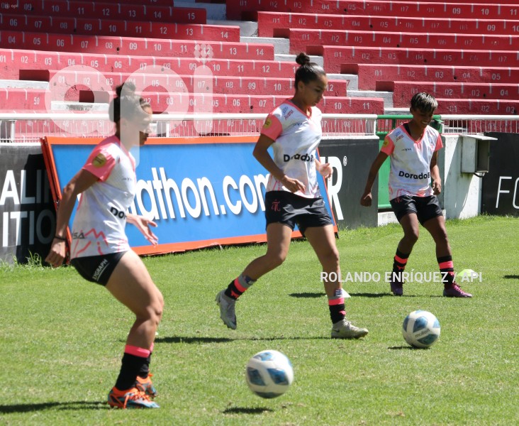 FBL-SUPERLIGA-FEMENINA-LDU-NANAS