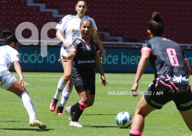 FBL-SUPERLIGA-FEMENINA-LDU-NANAS