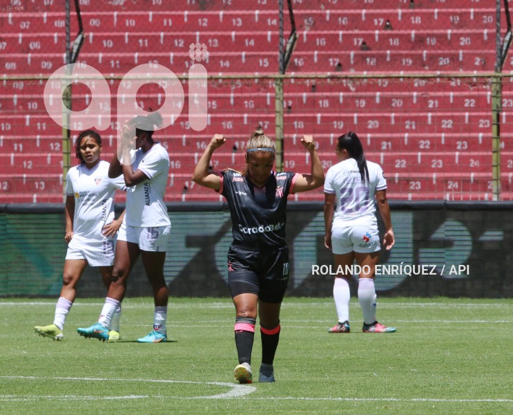 FBL-SUPERLIGA-FEMENINA-LDU-NANAS