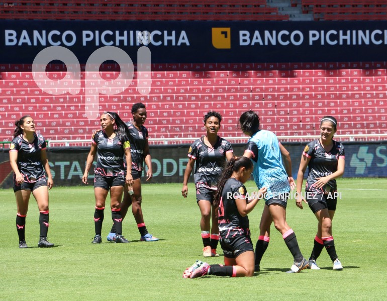 FBL-SUPERLIGA-FEMENINA-LDU-NANAS