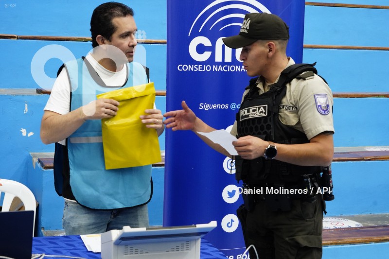 SIMULACRO-ELECCIONES-PRESIDENCIALES-UIO