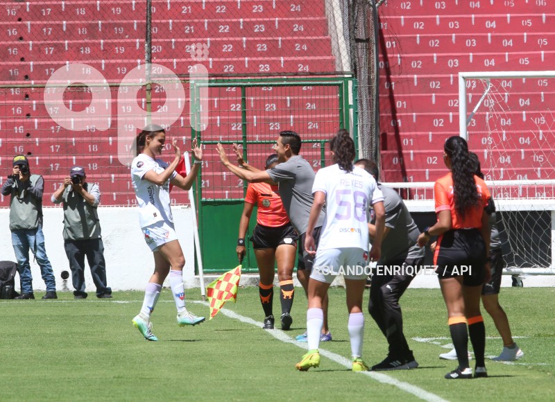FBL-SUPERLIGA-FEMENINA-LDU-NANAS