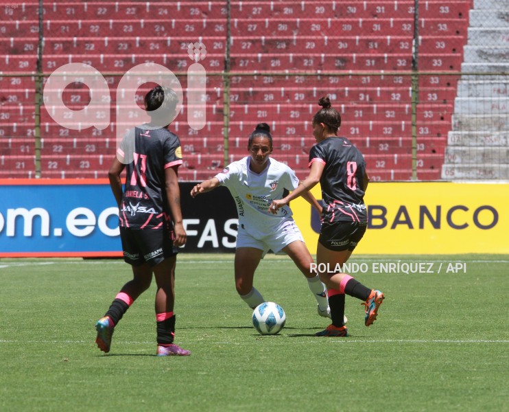 FBL-SUPERLIGA-FEMENINA-LDU-NANAS
