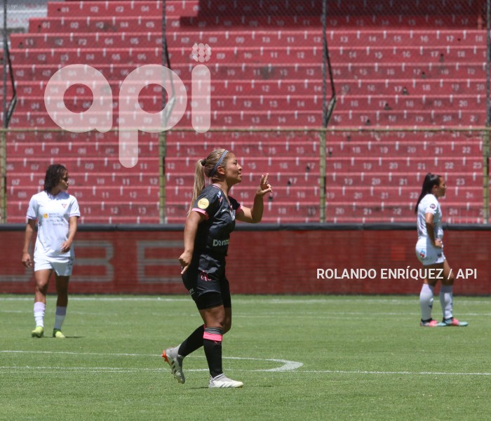 FBL-SUPERLIGA-FEMENINA-LDU-NANAS