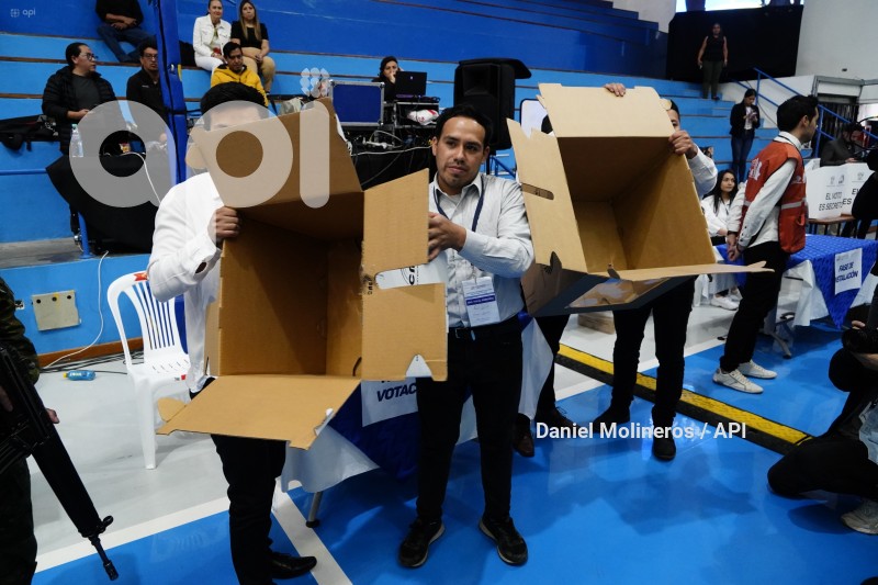 SIMULACRO-ELECCIONES-PRESIDENCIALES-UIO
