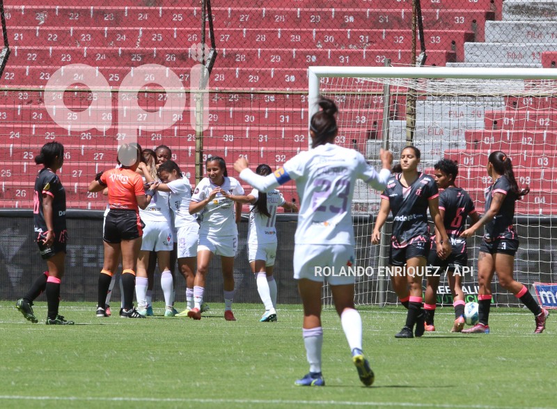 FBL-SUPERLIGA-FEMENINA-LDU-NANAS