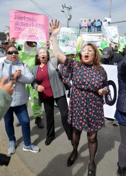 CUENCA-PLANTON CIUDADANO-RECHAZO FIDECOMISO