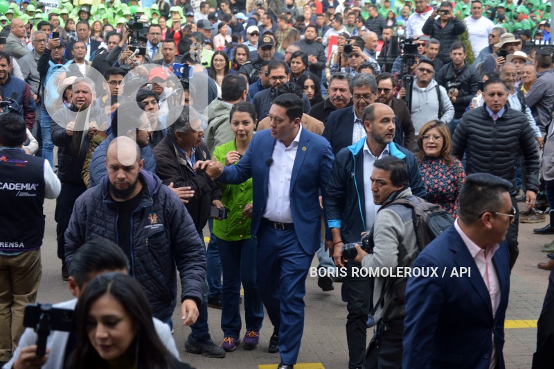 CUENCA-PLANTON CIUDADANO-RECHAZO FIDECOMISO