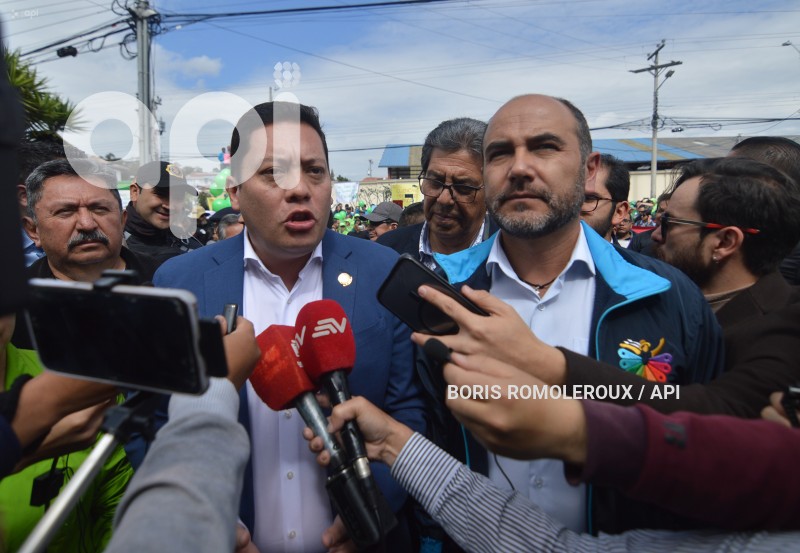 CUENCA-PLANTON CIUDADANO-RECHAZO FIDECOMISO