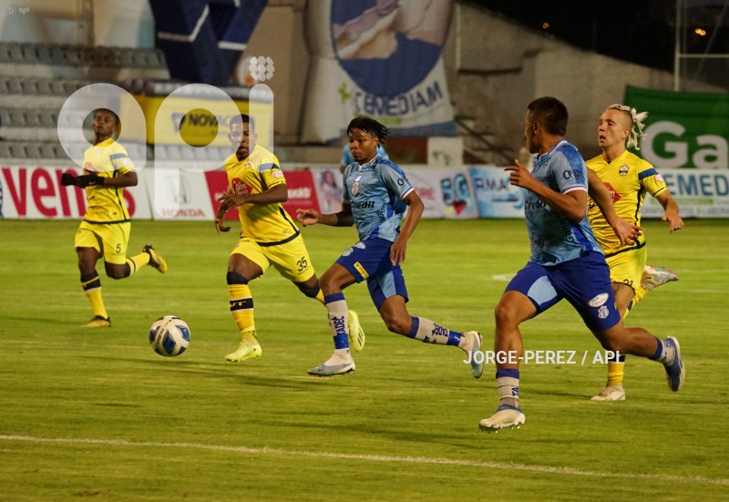 FBL-LIGA-PRO-BET593-SERIE-B-MACARA-VARGAS-TORRES-