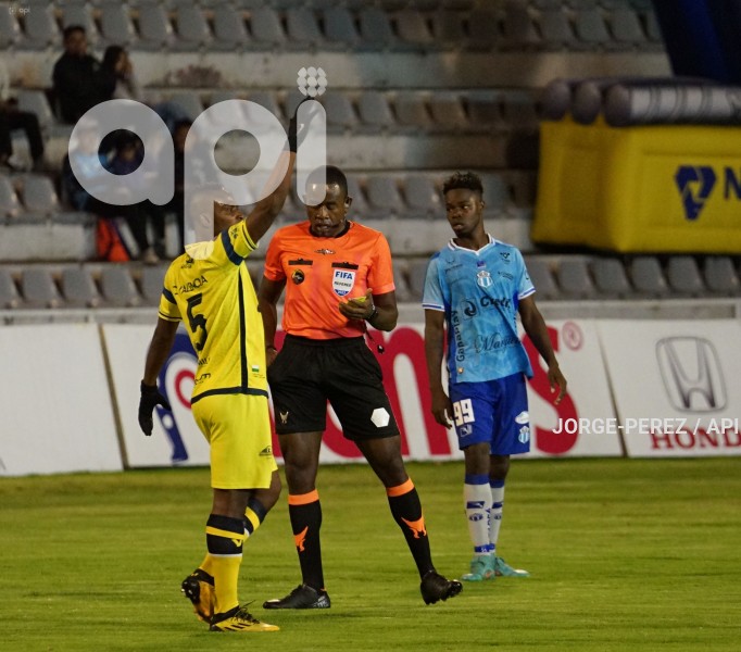 FBL-LIGA-PRO-BET593-SERIE-B-MACARA-VARGAS-TORRES-