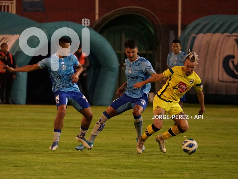 FBL-LIGA-PRO-BET593-SERIE-B-MACARA-VARGAS-TORRES-