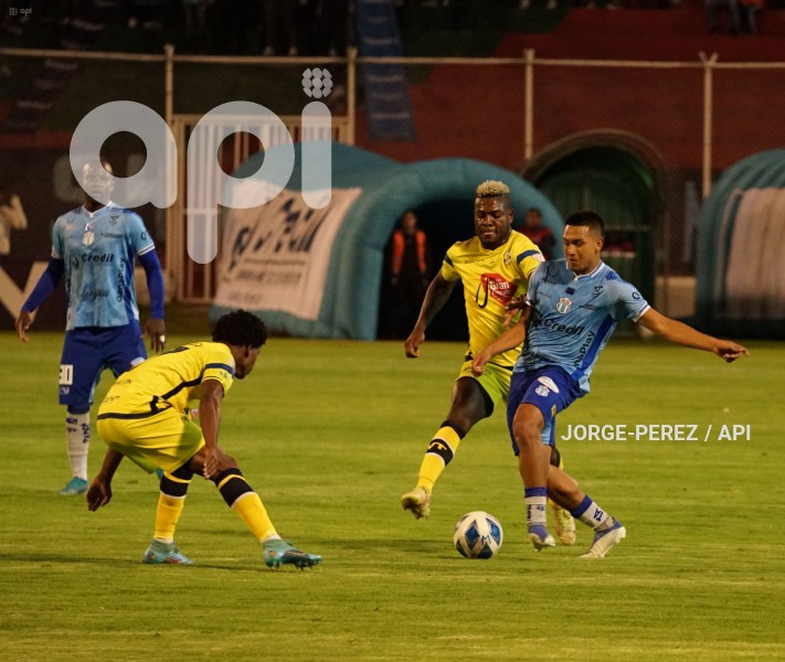FBL-LIGA-PRO-BET593-SERIE-B-MACARA-VARGAS-TORRES-
