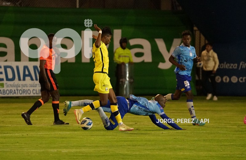 FBL-LIGA-PRO-BET593-SERIE-B-MACARA-VARGAS-TORRES-