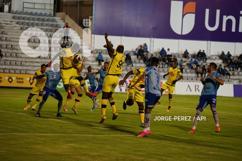 FBL-LIGA-PRO-BET593-SERIE-B-MACARA-VARGAS-TORRES-