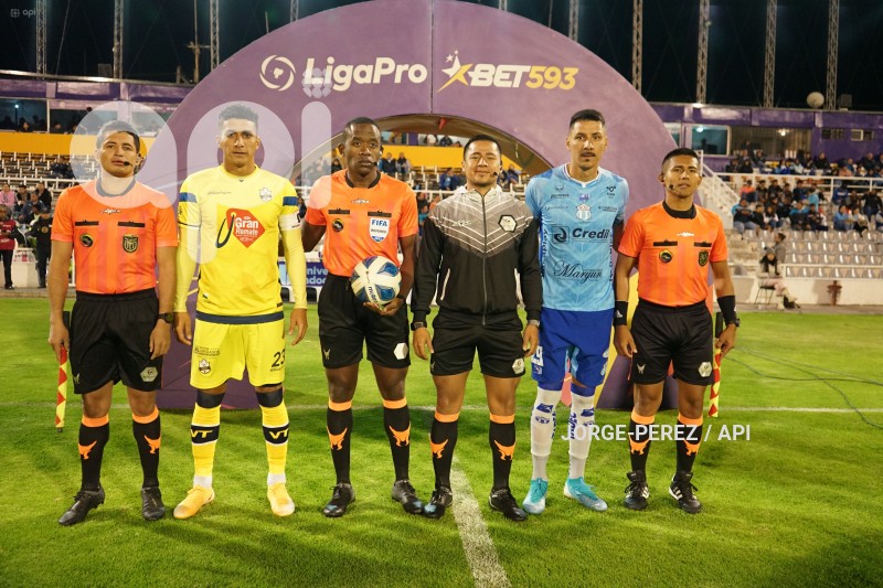 FBL-LIGA-PRO-BET593-SERIE-B-MACARA-VARGAS-TORRES-