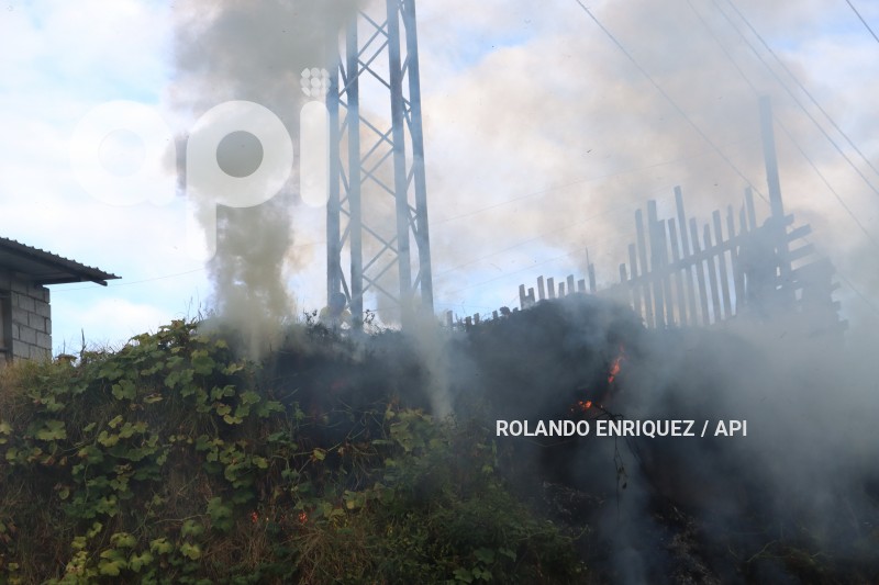 INCENDIO-QUITO