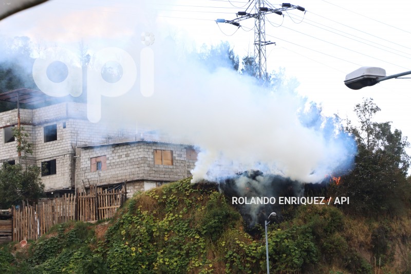 INCENDIO-QUITO
