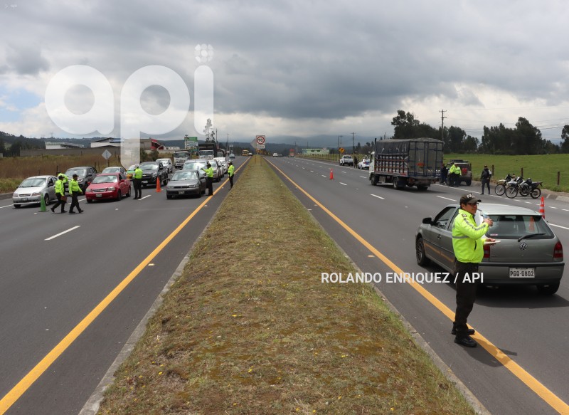 CONTROL-CARRETERAS-POLICIA