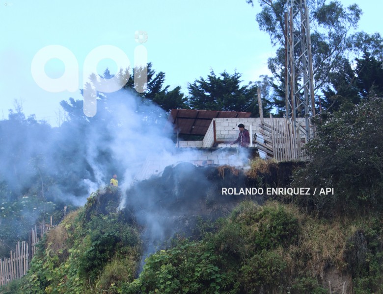 INCENDIO-QUITO