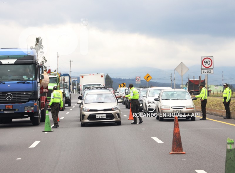 CONTROL-CARRETERAS-POLICIA