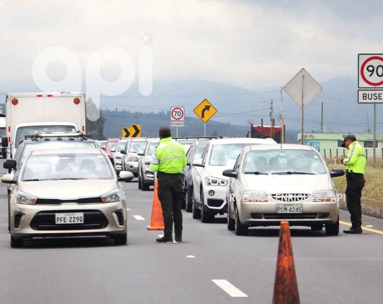 CONTROL-CARRETERAS-POLICIA