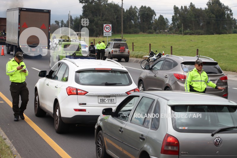 CONTROL-CARRETERAS-POLICIA