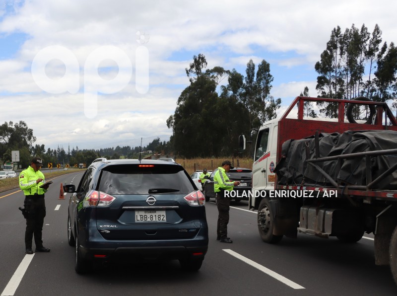 CONTROL-CARRETERAS-POLICIA