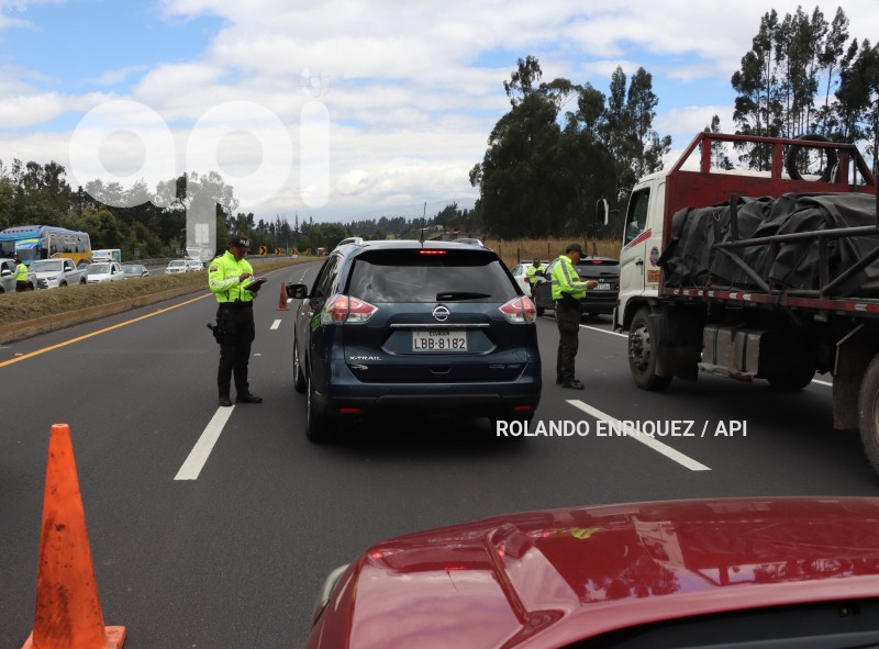 CONTROL-CARRETERAS-POLICIA