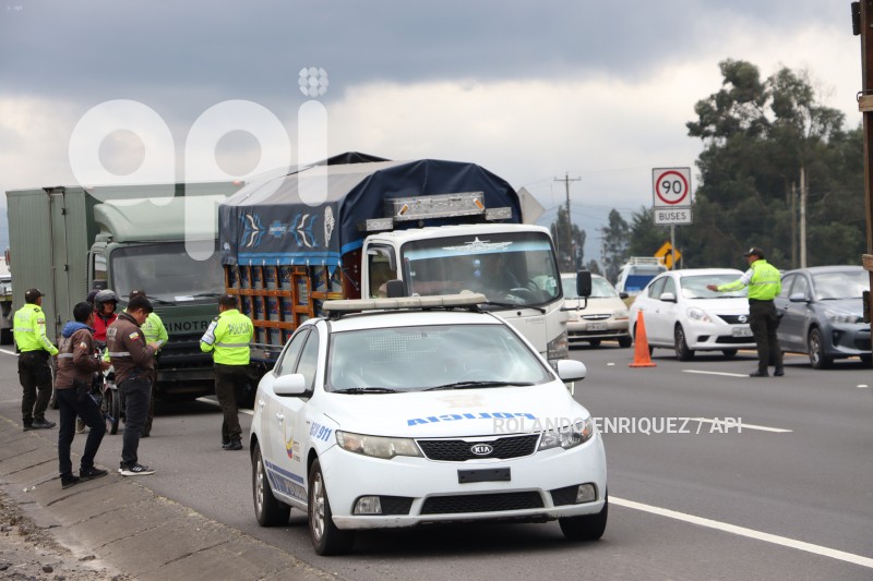 CONTROL-CARRETERAS-POLICIA