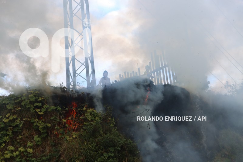 INCENDIO-QUITO