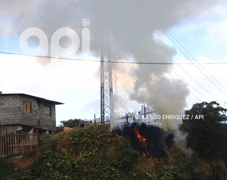 INCENDIO-QUITO