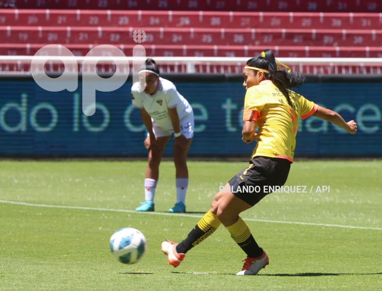 FBL-SUPERLIGA-FEMENINA-LDU-BARCELONA