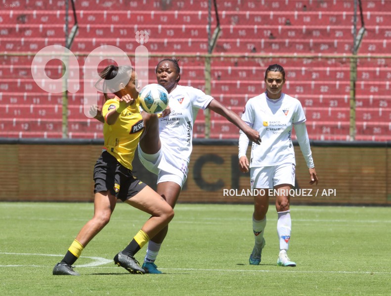 FBL-SUPERLIGA-FEMENINA-LDU-BARCELONA