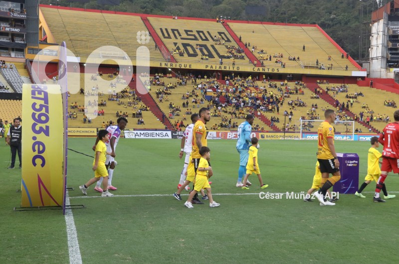 FBL-LIGAPRO-BARCELONA-GUALACEO