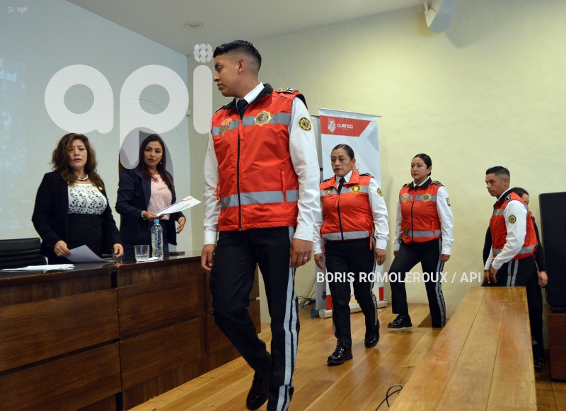 CUENCA-ENTREGA CERTIFICADOS GUARDIA CIUDADANA